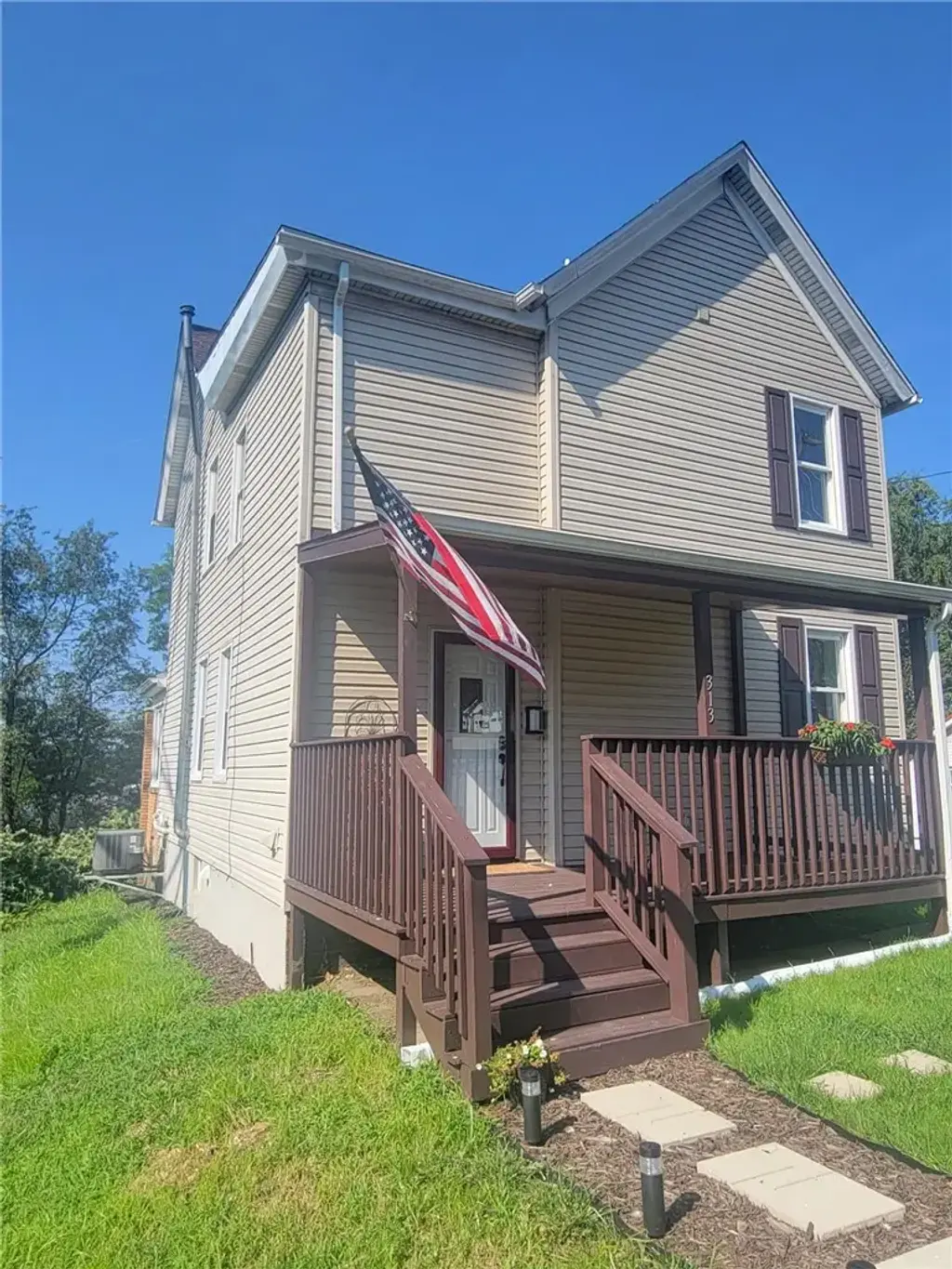 313 Highland, East Rochester