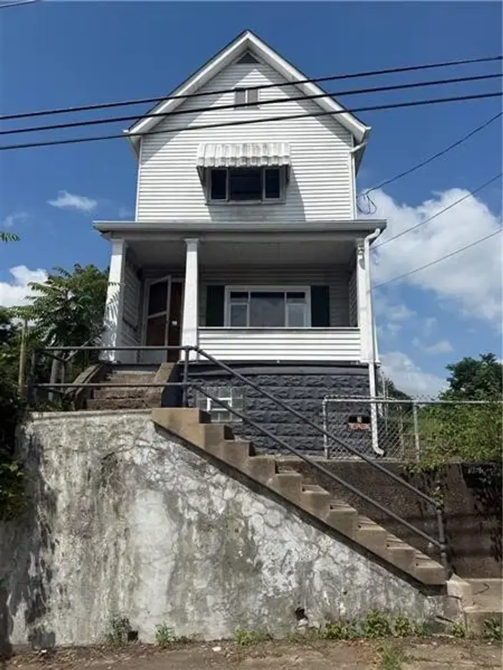 965 Leeds, Monessen