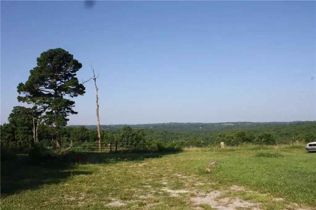 7572 N Highway 14, Yellville