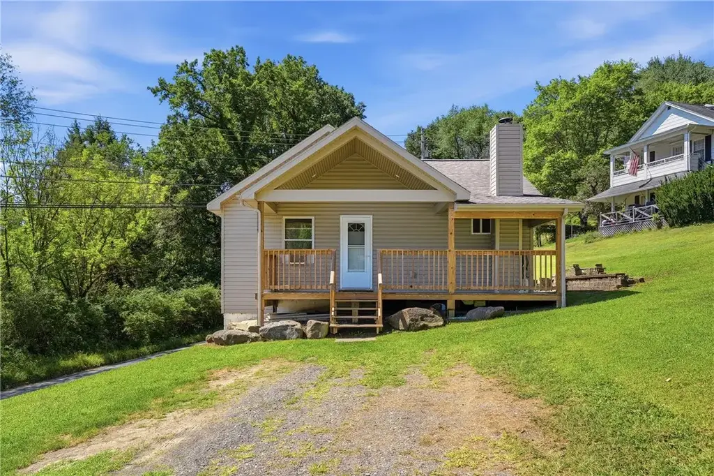 541 Sarver Road, Buffalo