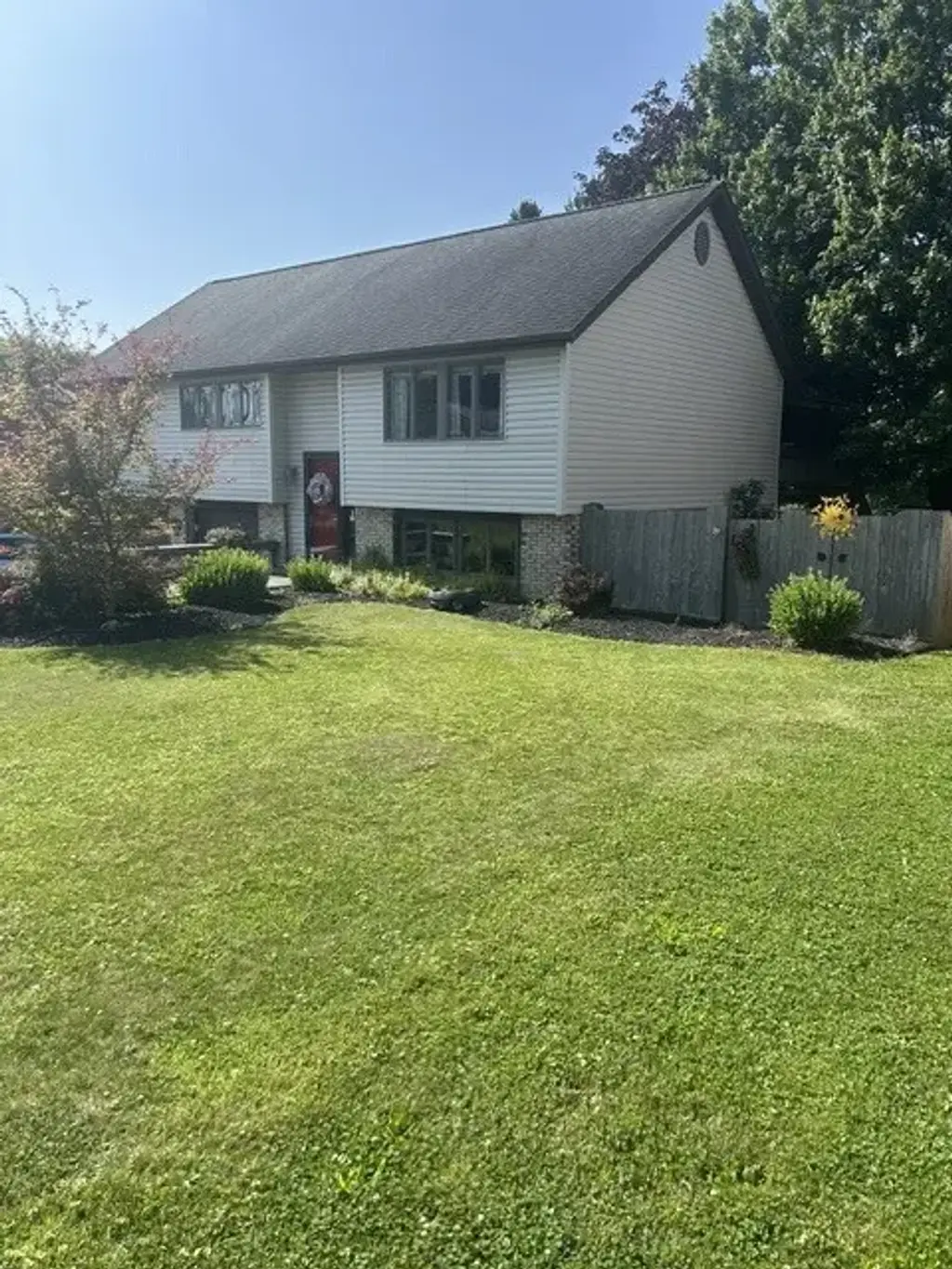 104 Woodbury Drive , Twp of But NW