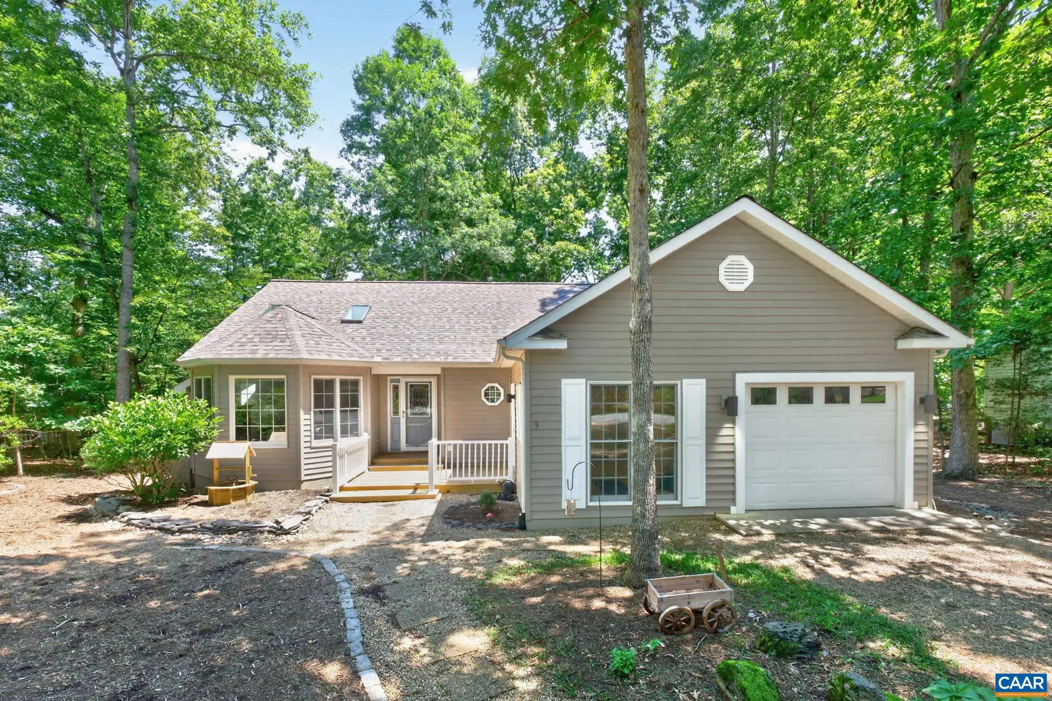 5 Briarwood Rd, Palmyra