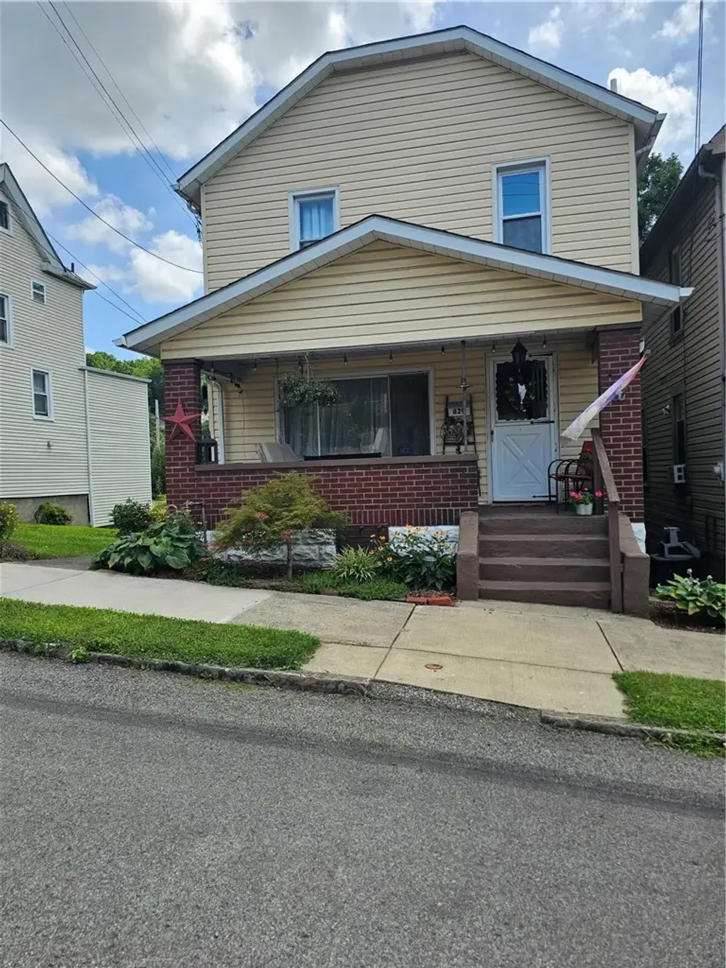 829 Vermont Avenue , Glassport