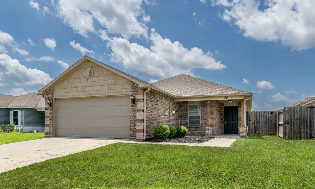 1349 S Kingfisher Lane, Fayetteville