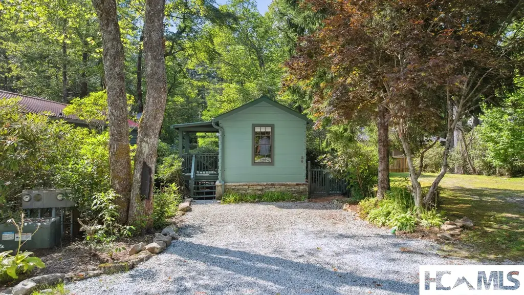 30 Chestnut Walk, Highlands