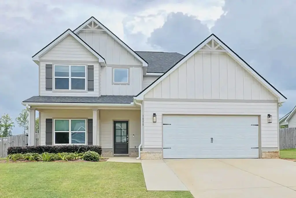 1050 Sawyer Dr, Opelika