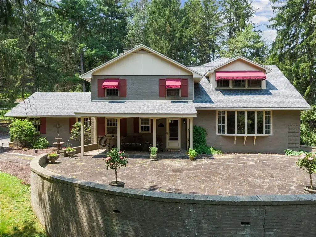 114 Sunrise Lane, Ligonier