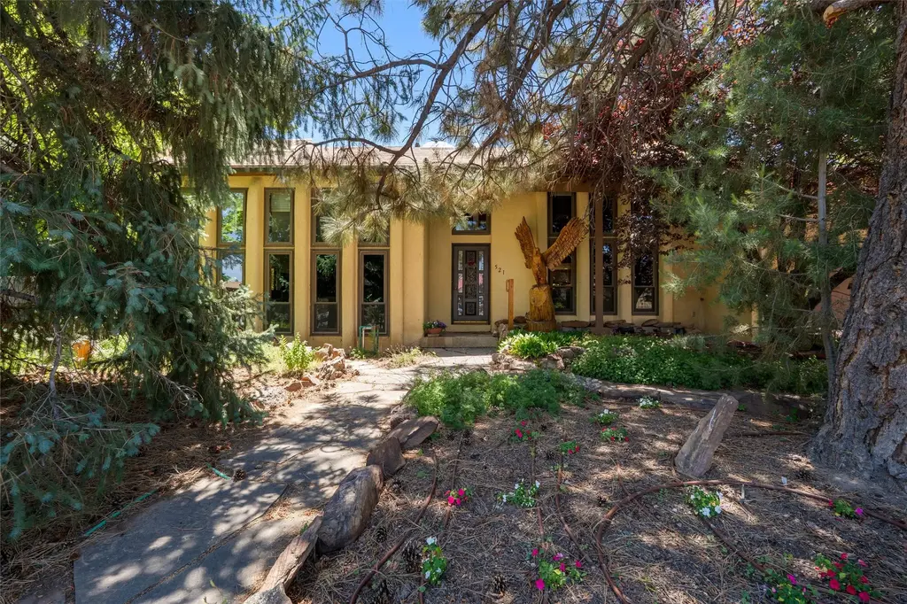 521 Ridgecrest, White Rock