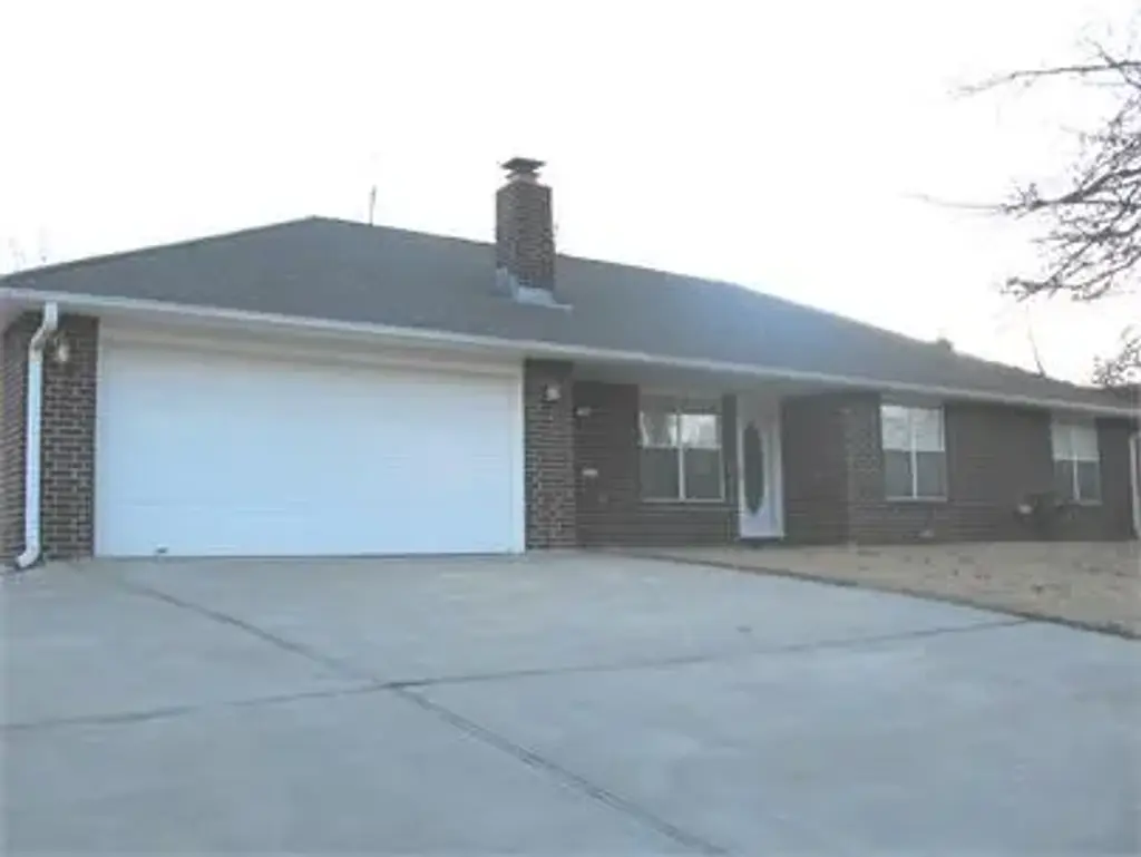 2905 Falcon Road, Springdale