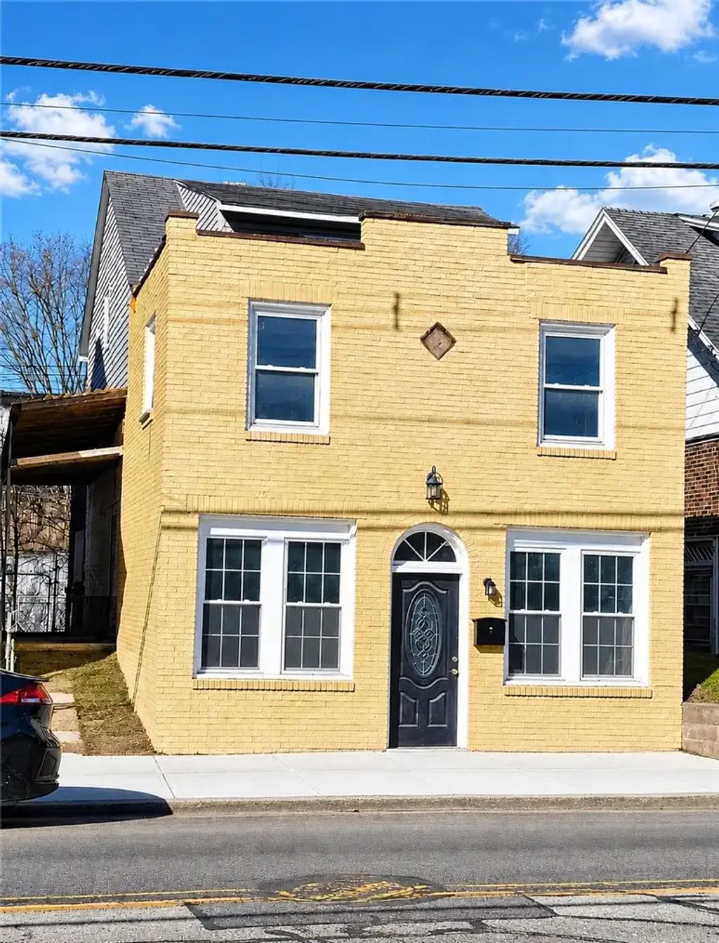 1999 Duss Avenue , Ambridge