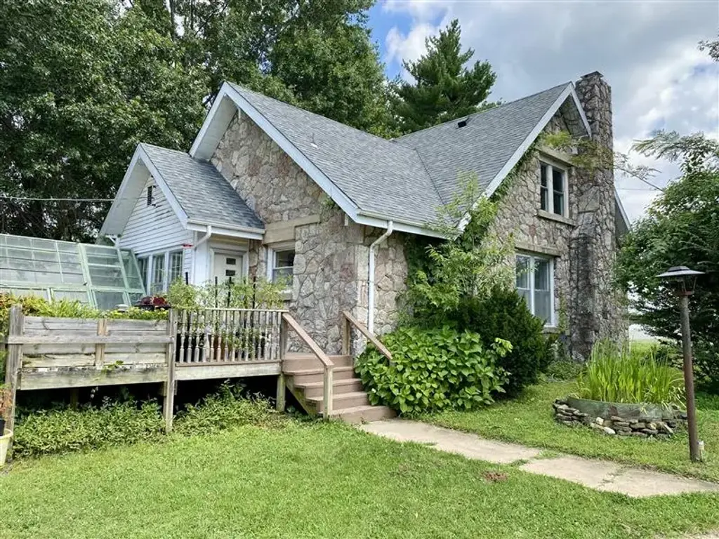 1304 E Main Street, Green Forest
