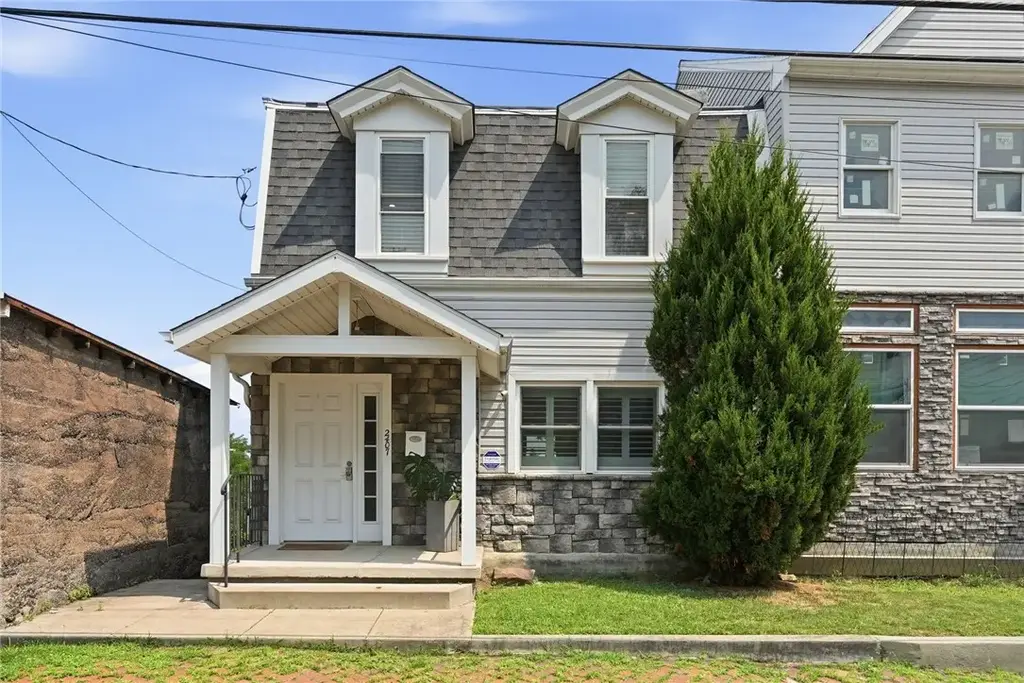 2407 Burham Street , South Side