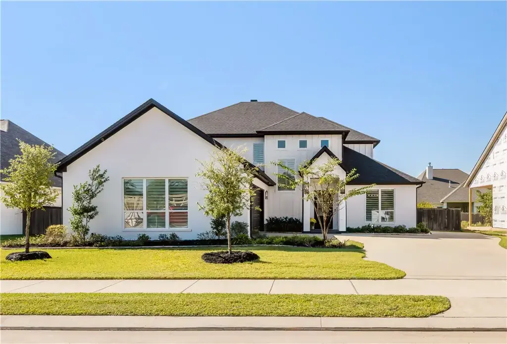 2033 Pebble Bend Drive, College Station
