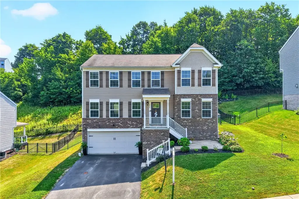 259 Foxwood, Moon/Crescent