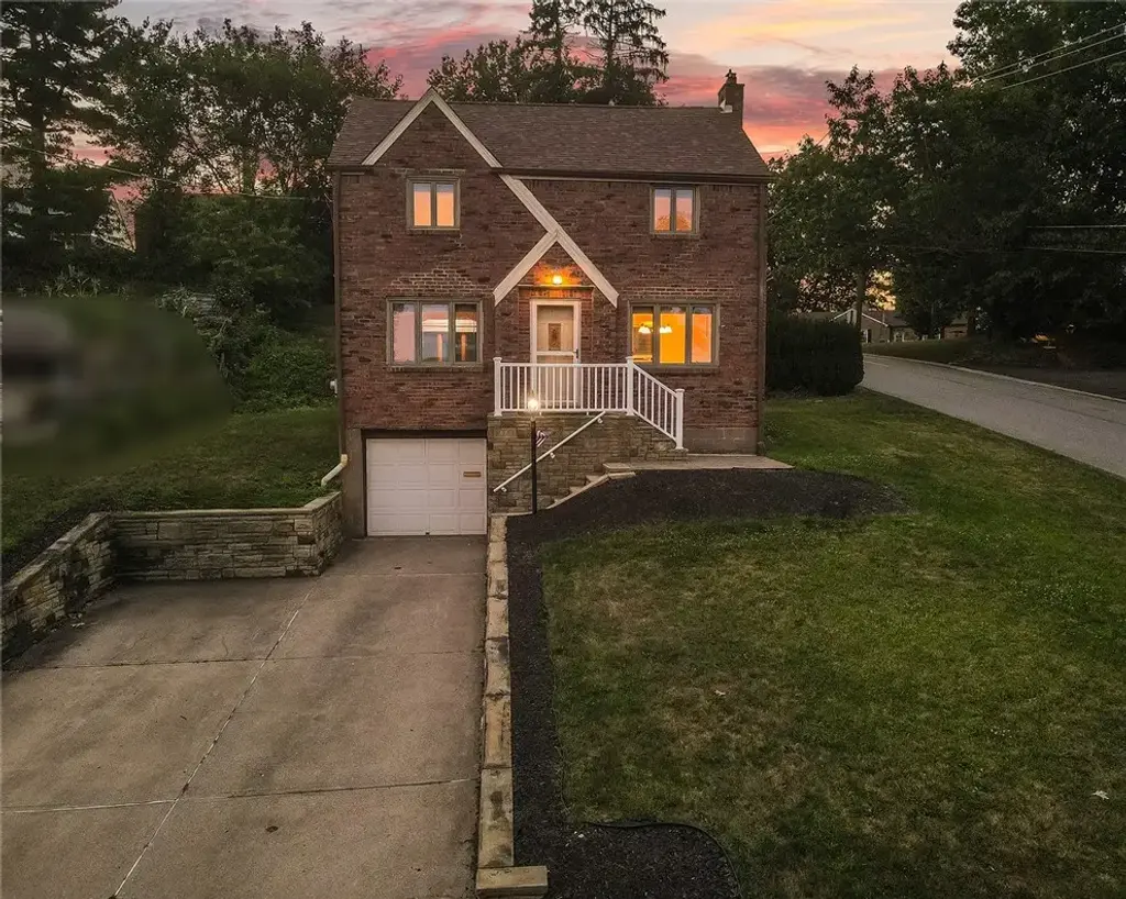 1041 Dallett Road, Whitehall