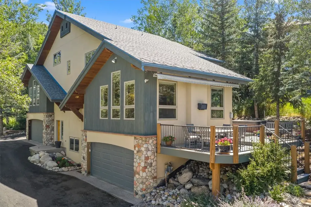 2531 Longthong Road, Steamboat Springs