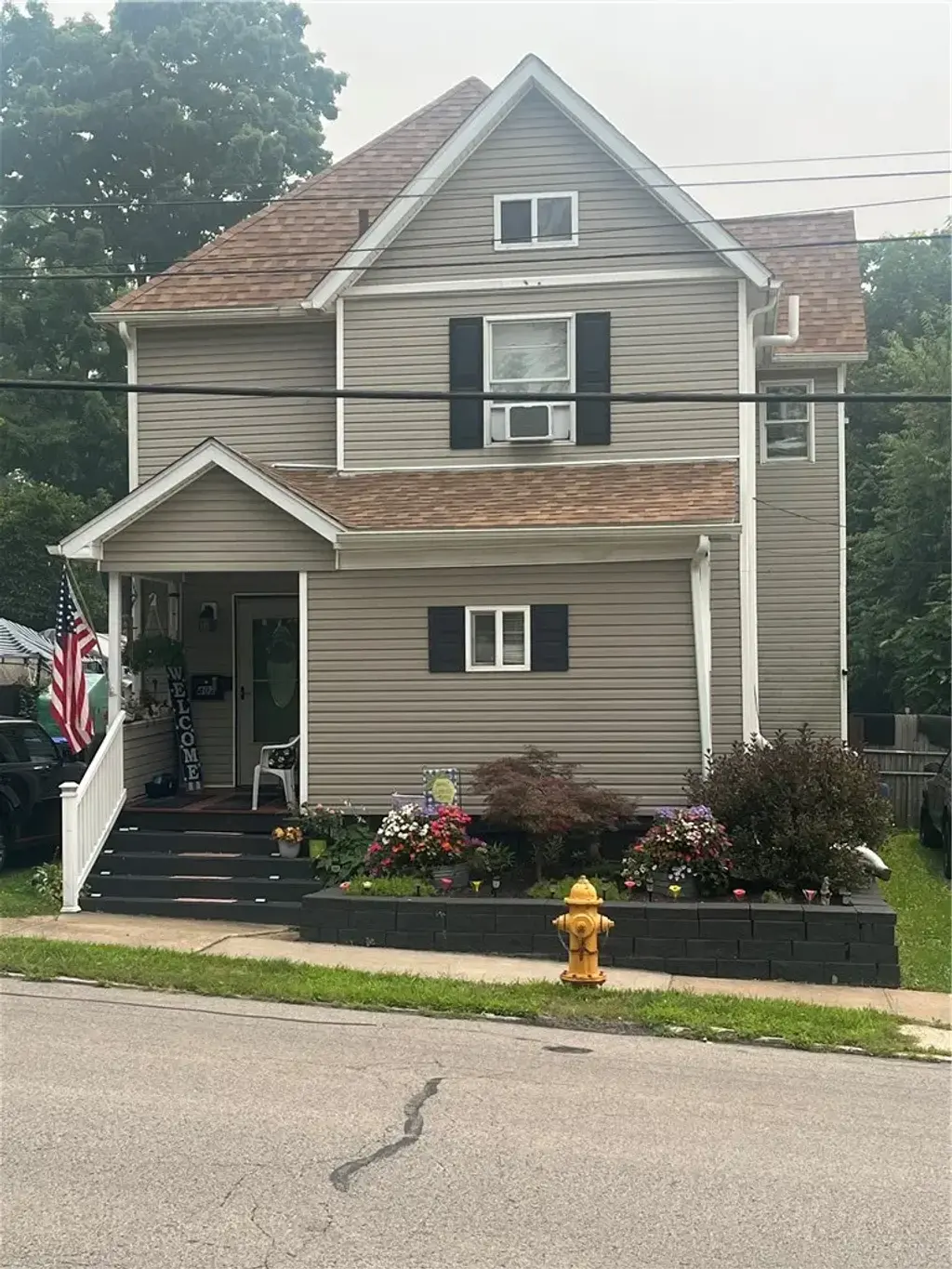 402 Meek Street , Sharon