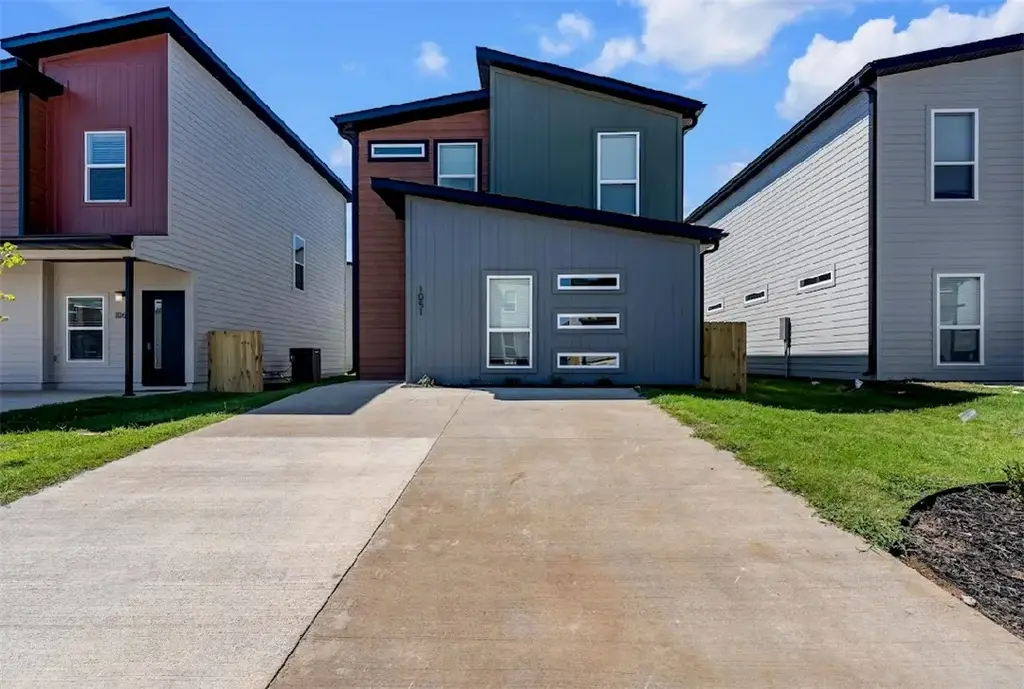 1051 Boardwalk Avenue, Bentonville