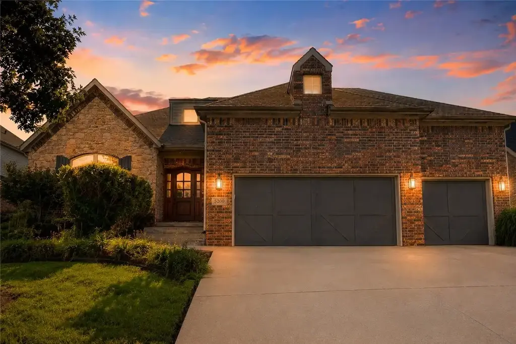 5200 Blaire Mont Road, Bentonville