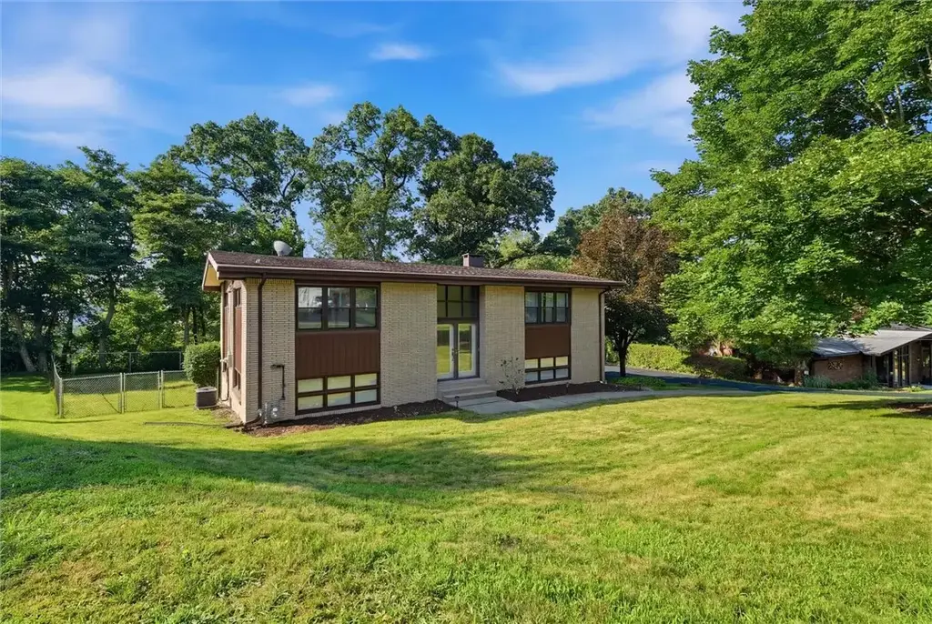 1718 Mountainview Drive , Monroeville