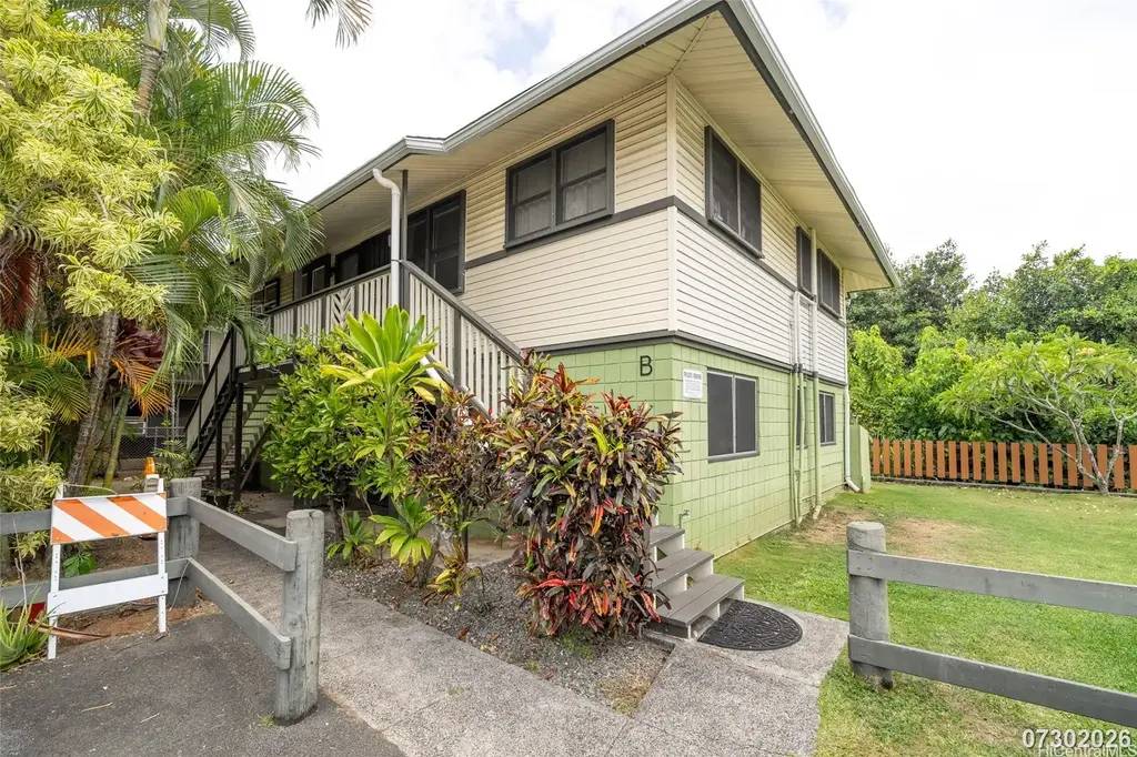 725 Kihapai Place # B2, Kailua
