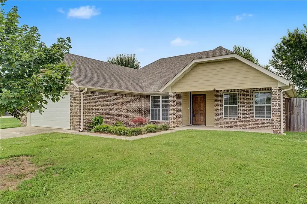 198 Alexandra Loop, Elkins
