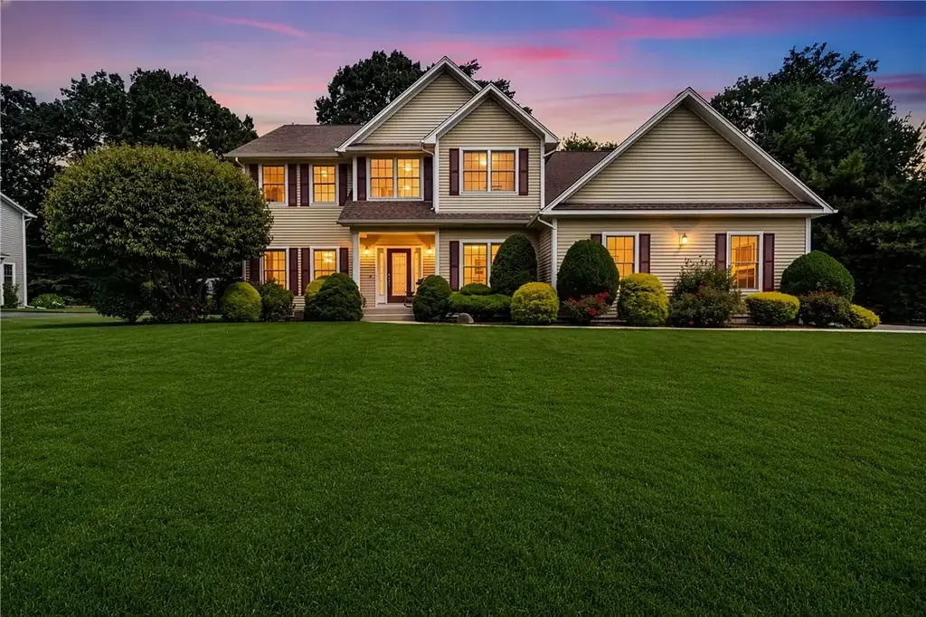 128 Windmill Dr, South Kingstown