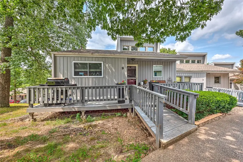 9 Connie Lane, Bella Vista