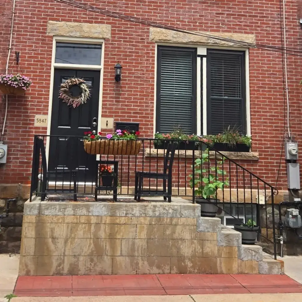 5847 Pierce Street , Shadyside