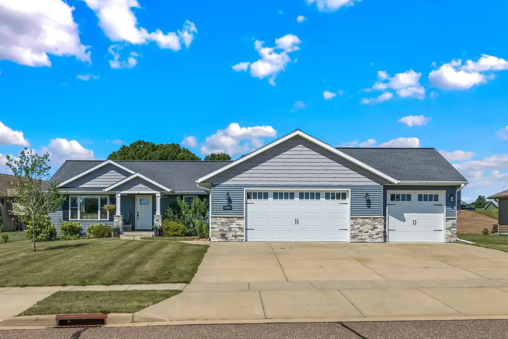 6364 Aspen Ridge Drive, Eau Claire