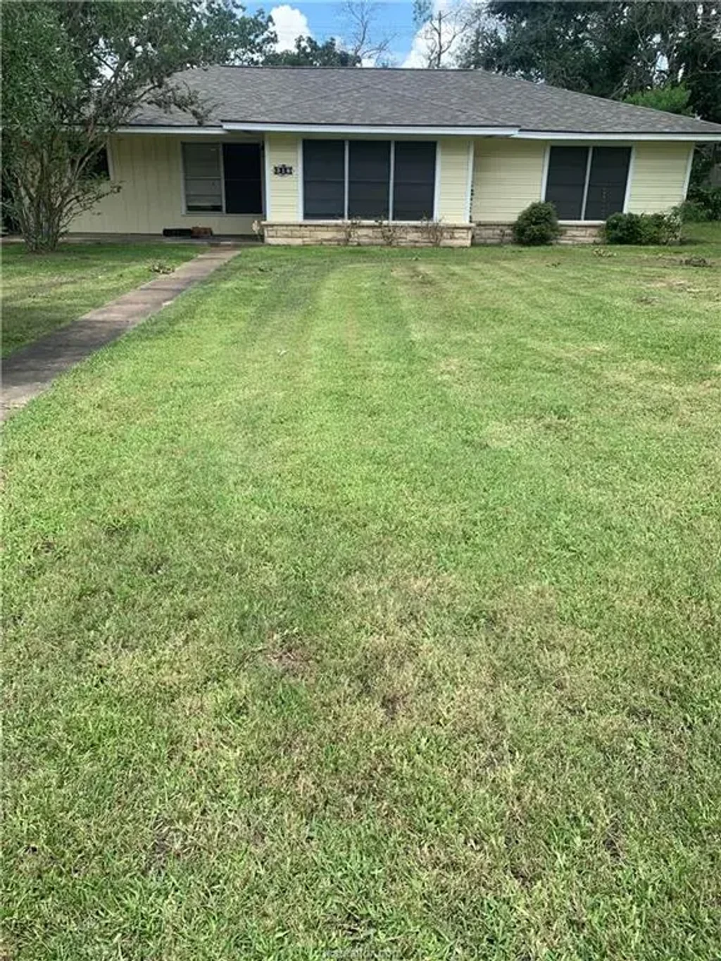 318 Fairway Drive, Bryan