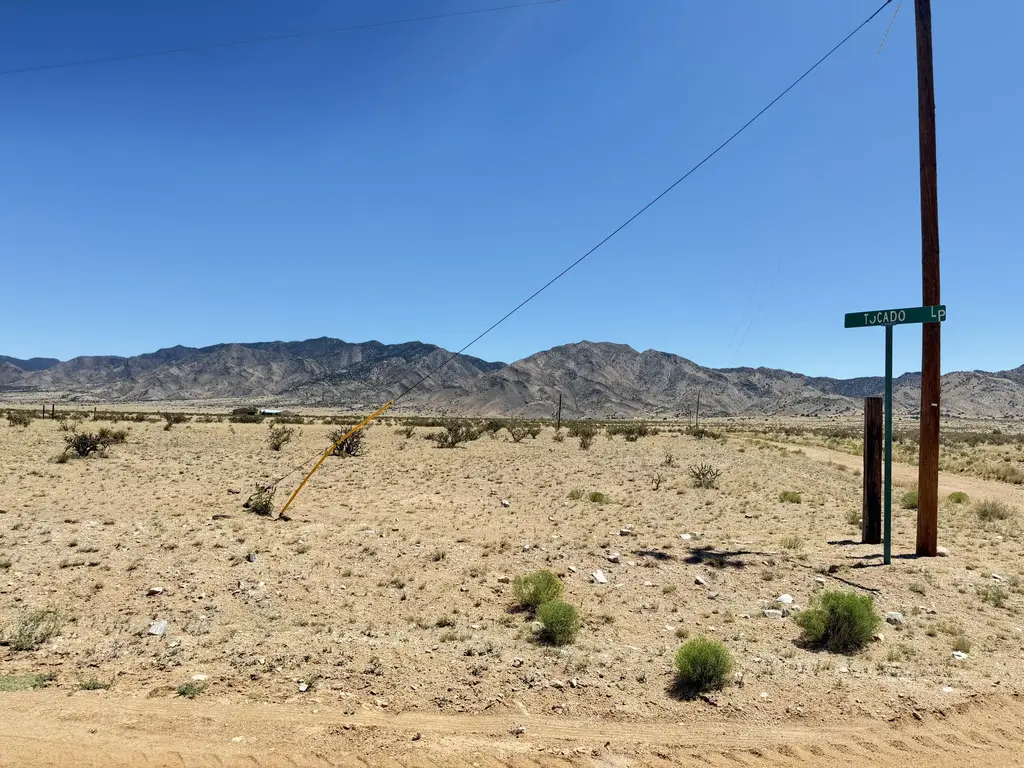 Diablo Road, Belen