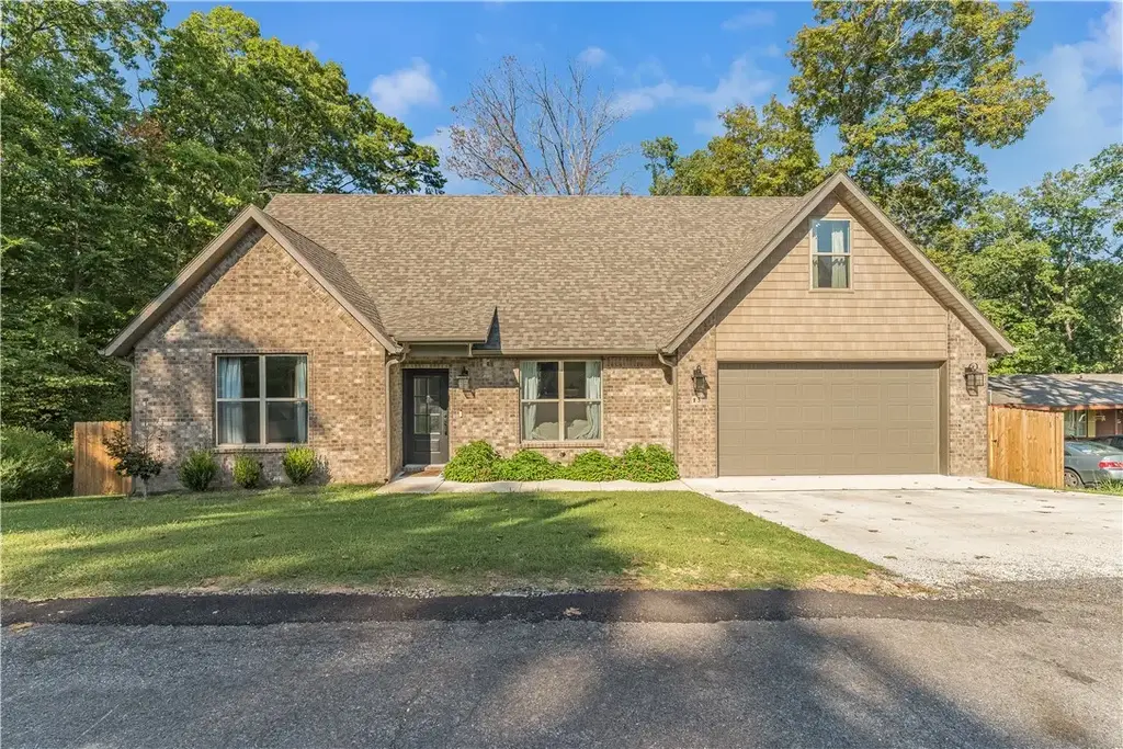 13 Hinckley Circle, Bella Vista