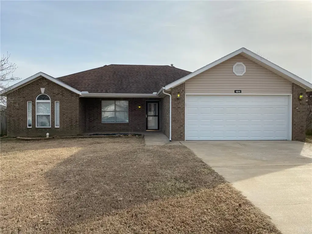 1011 Sunflower Street, Centerton