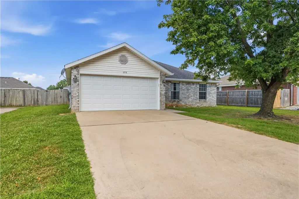 604 Bliss Circle, Centerton