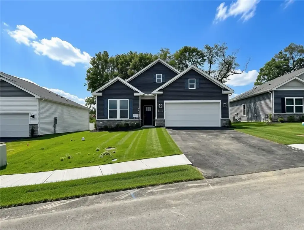 357 Gleneagles Drive, Twp of But NW