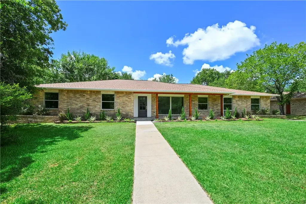 1210 Glade Street, College Station