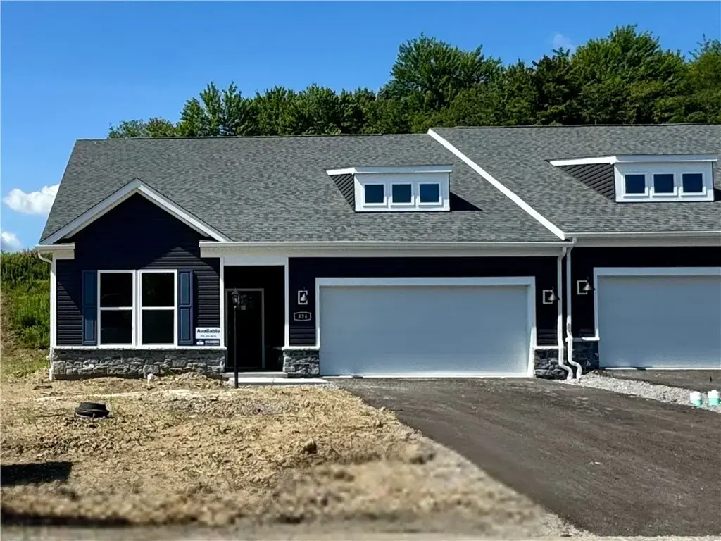 334 Gleneagles Drive, Center