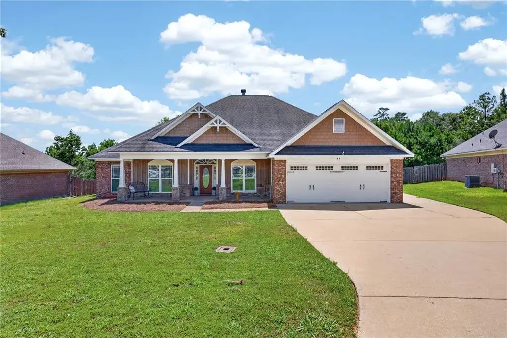 69 Silver Leaf Loop, Phenix City