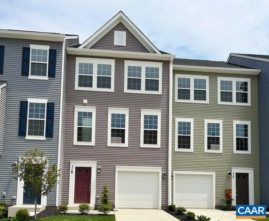116 Oakshire Ct, Waynesboro