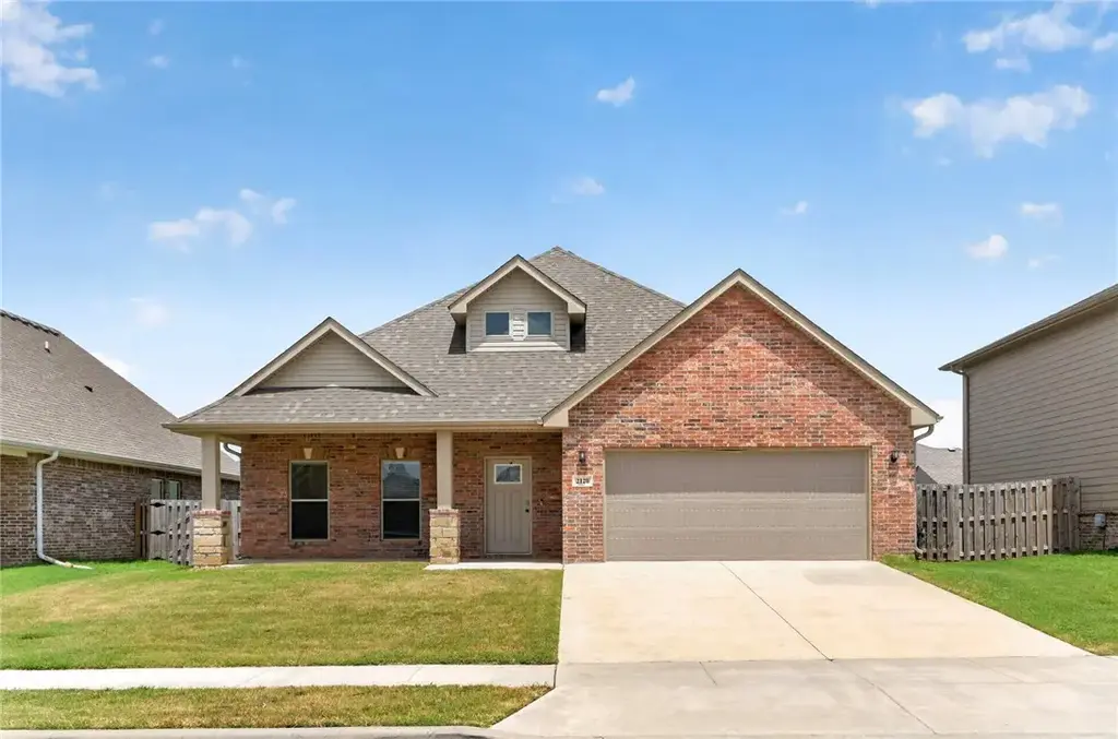 2120 Periwinkle Place, Centerton