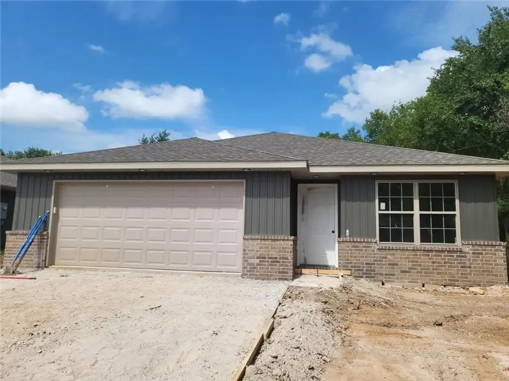 1684 Ridgemont Avenue, Monett