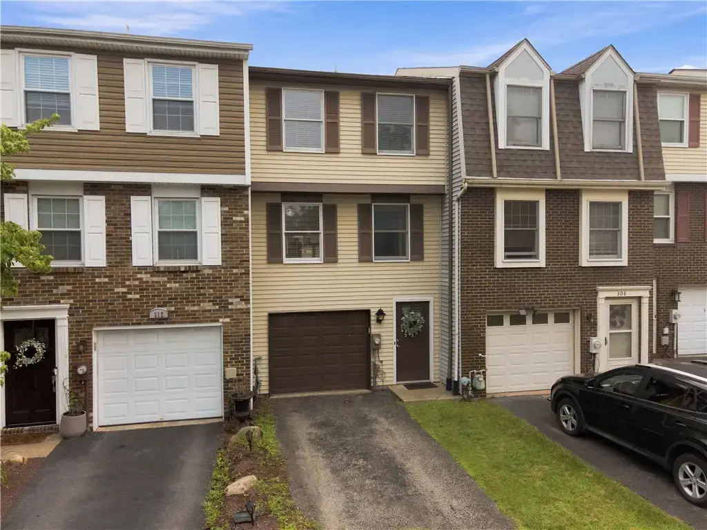 310 Shady Ridge Drive , Monroeville
