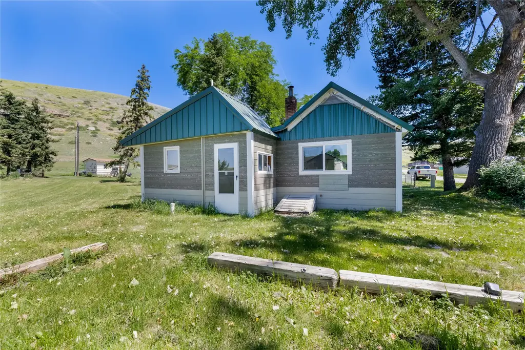 25 Luxor Lane, Sand Coulee
