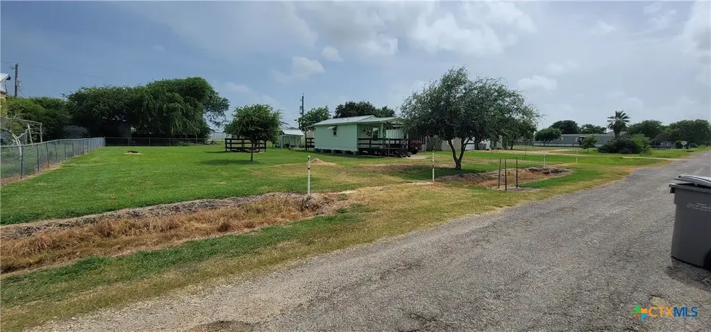 1007 W Dallas Avenue, Seadrift