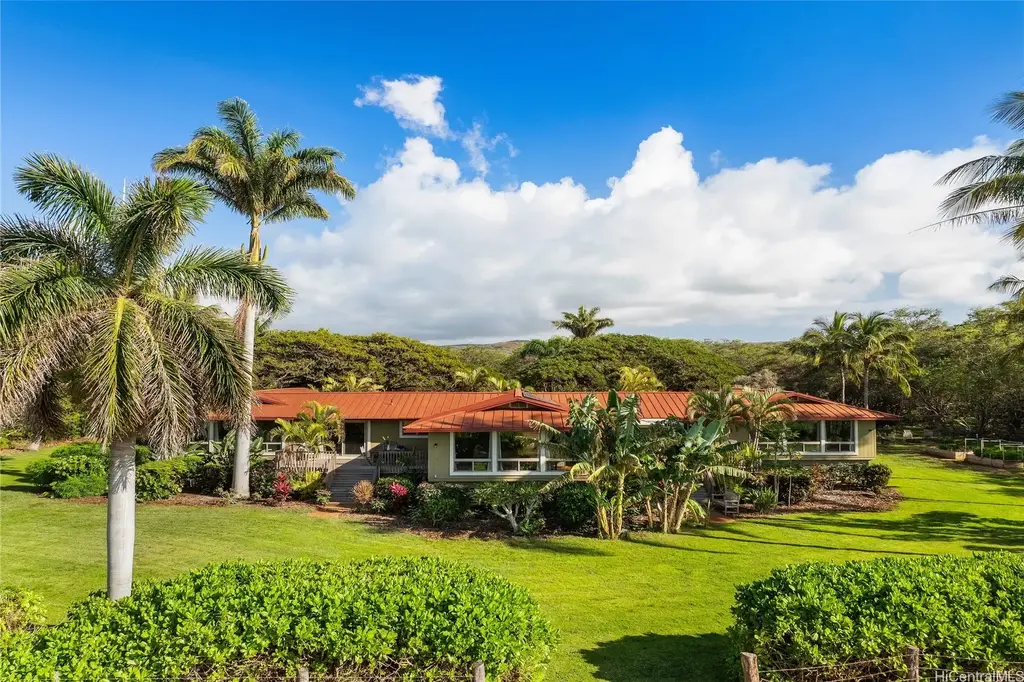 2946 Kalua Koi Road, Maunaloa