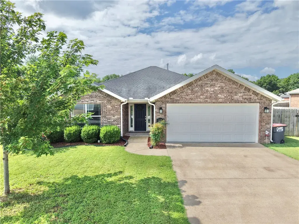 143 Alexandra Loop, Elkins