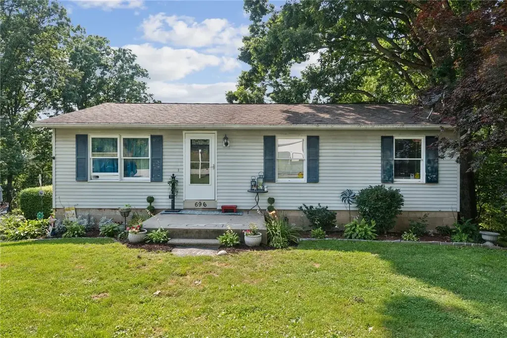 696 Knoll Lane, Upper Burrell