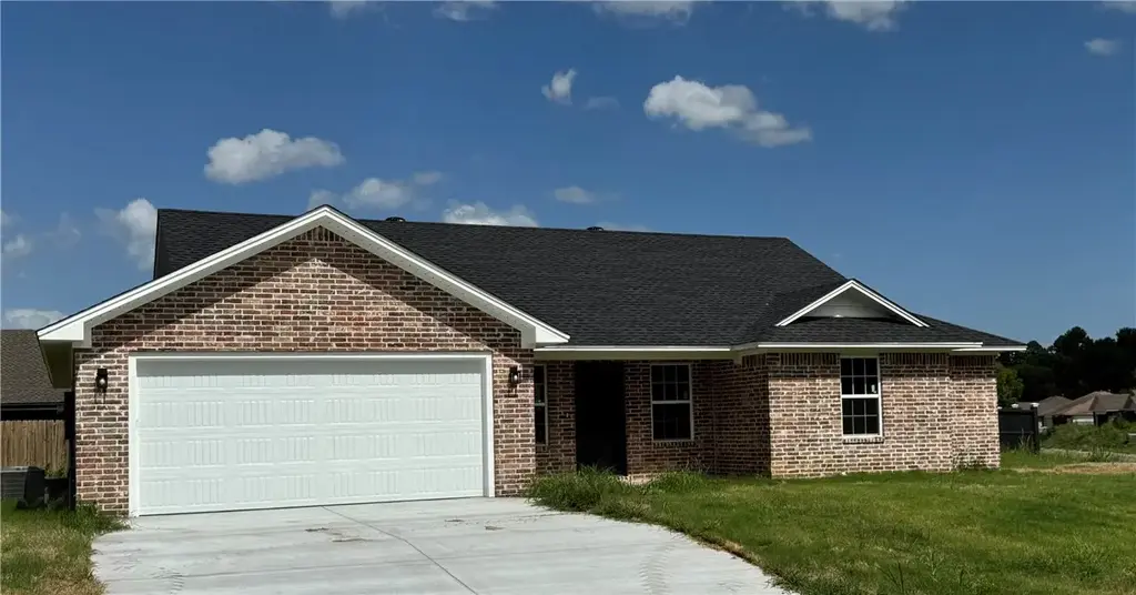 100 Meadow Drive, Dardanelle