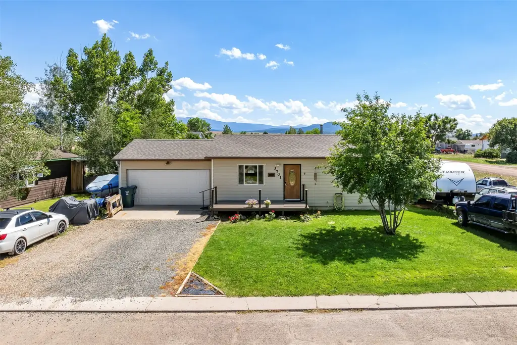 3701 E Dudley Street, East Helena